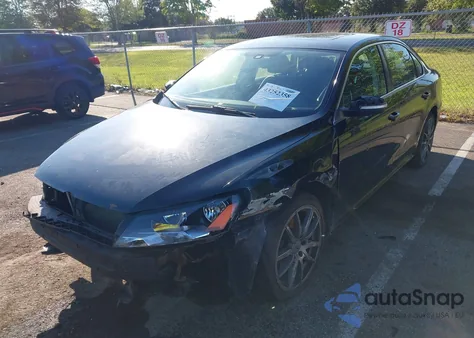 2013 Volkswagen Passat 2.5L Se из США, поврежденный, VIN 1VWBP7A34DC026222